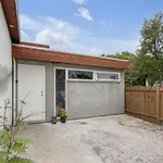 Lovely Studio Apartment With Hot Tub